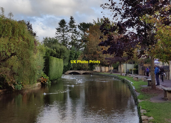 Photo 6"x4" River Windrush at Bourton-on-the-Water Bourton-on-the-Water c2021