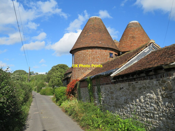Photo 6"x4" Oast house at Crowdleham, near Sevenoaks Crowdleham c2021