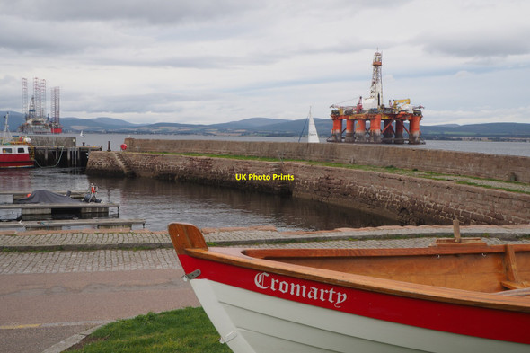 Photo 6"x4" Rowing Skiff at Cromarty Harbour Cromarty\/NH7867 c2021