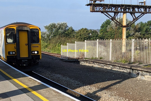 Photo 6"x4" 150256 arriving at Barry Island station Barry Island c2021