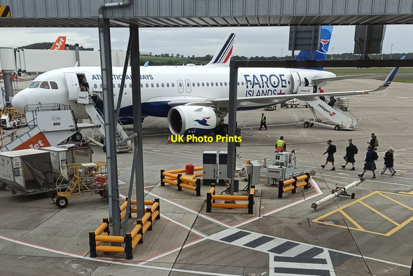 Photo 6"x4" Tartan Army at Edinburgh Airport Gogar\/NT1672 c2021