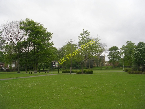 Photo 6"x4" West Royd Park - viewed from Parkside Road Pudsey\/SE2233 c2009