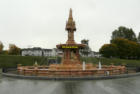 Photo 6"x4" Doulton Fountain Glasgow c2021 P1