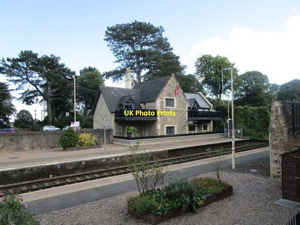 Photo 6"x4" Malvern Link station and former station house Great Malvern c2021