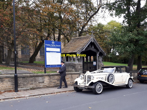 Photo 6"x4" Wedding car at St Lawrence's Pudsey\/SE2233 c2021