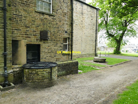 Photo 6"x4" Bolling Hall: east well Bradford\/SE1632 c2021