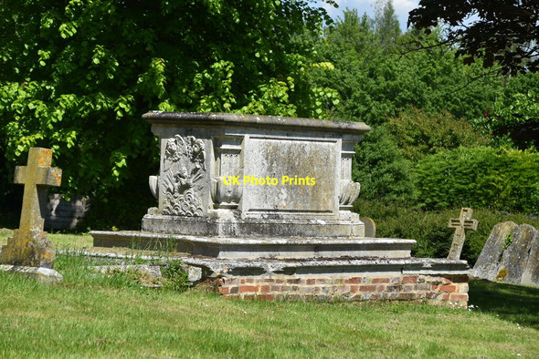Photo 6"x4" Tomb, St Nicholas's Church Elmdon\/TL4639 c2021
