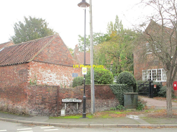 Photo 6"x4" Entrance to Tyrwhitt Hall, Barton's Oldest House Barton-Upon-Humber c2021