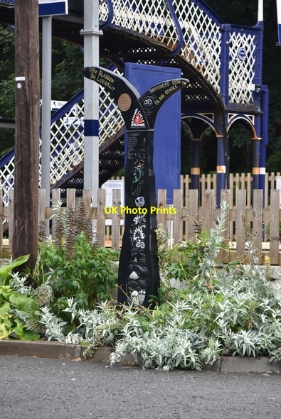 Photo 6"x4" National Cycleroute Network Milepost, Pitlochry Pitlochry c2021