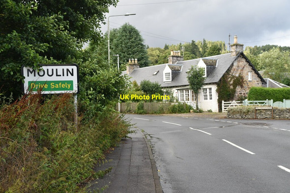 Photo 6"x4" Entering Moulin, A924 Pitlochry c2021