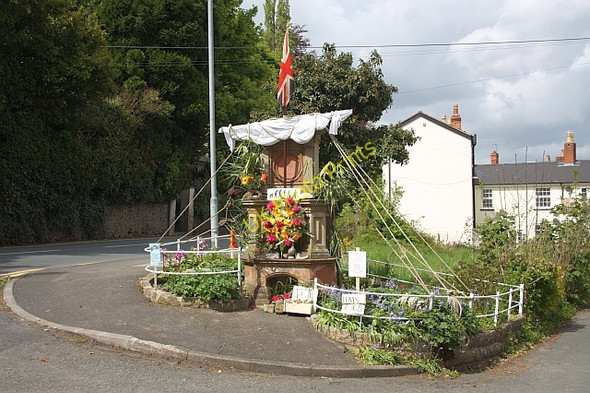 Photo 6"x4" The Jubilee Fountain - Well Dressing 2009 Malvern Wells c2009