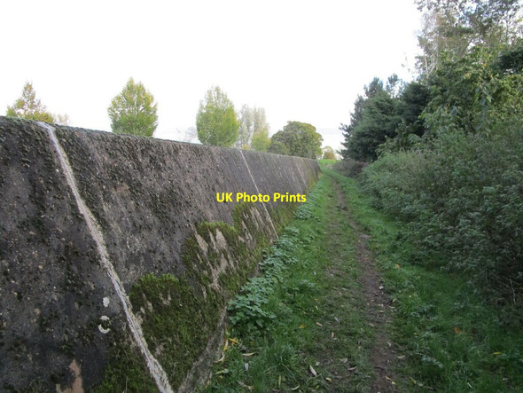 Photo 6"x4" Footpath alongside concrete flood defences, Sutton on Trent Grassthorpe c2021