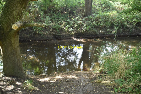 Photo 6"x4" Yeading Brook Ruislip c2021