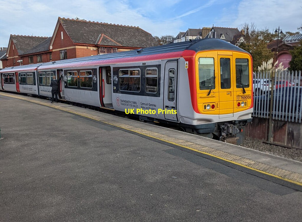 Photo 6"x4" 769008 at Penarth station Penarth\/ST1871 c2021