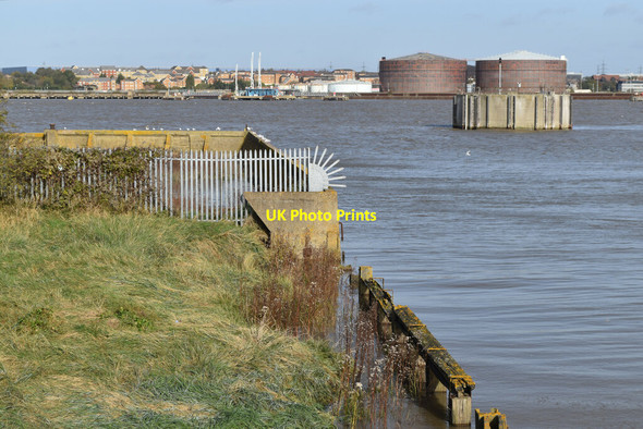 Photo 6"x4" River Thames at the mouth of Little Powder Creek Purfleet c2021