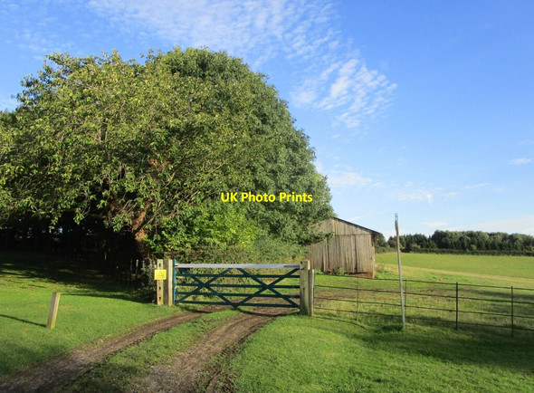 Photo 6"x4" The beginning of a footpath to Tilton on the Hill Lowesby c2021