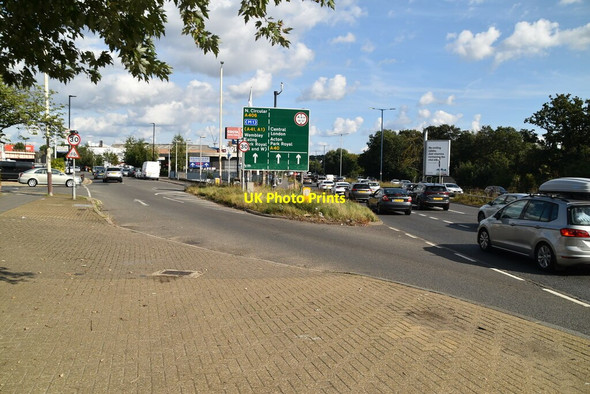 Photo 6"x4" B456, A40 junction Ealing c2021