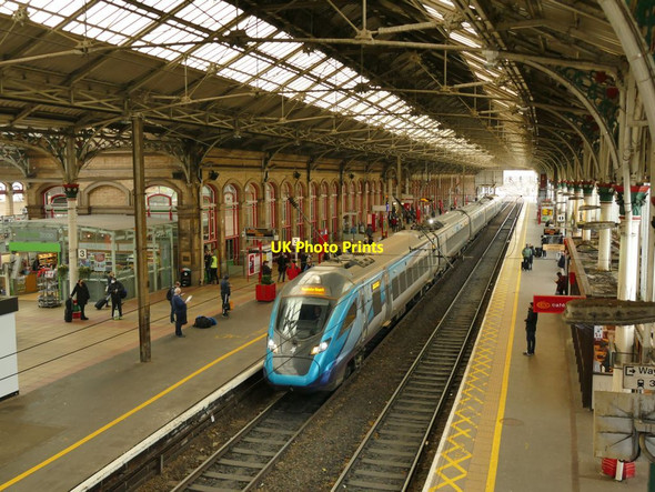 Photo 6"x4" Preston station: TransPennine service to Edinburgh Preston\/SD5329 c2021