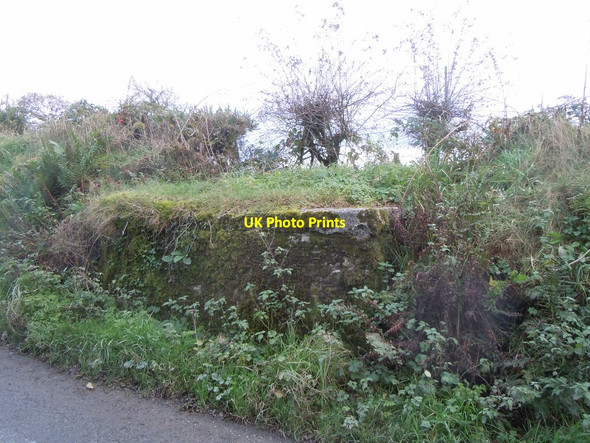 Photo 6"x4" Hen stand laeth, Meini, Heol Rhydargaeau\/Old milk stand, Meini, Rhydargaeau Road Rhydargaeau c2021
