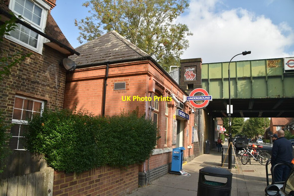 Photo 6"x4" East Acton Underground Station Acton\/TQ2080 c2021