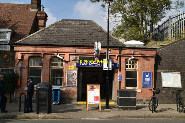 Photo 6"x4" East Acton Underground Station Acton\/TQ2080 c2021 P2