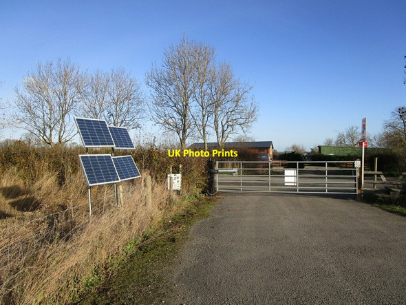 Photo 6"x4" Solar powered gate near Linden Lodge Holwell\/SK7323 c2021