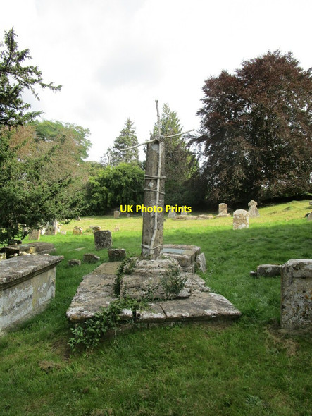 Photo 6"x4" Churchyard Cross, Sapperton Daneway c2021