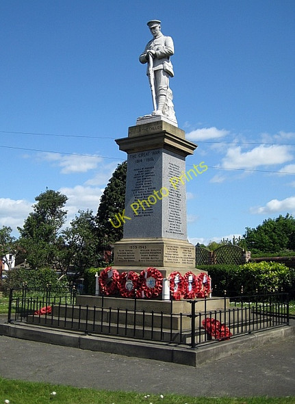 Photo 6"x4" Rothwell War Memorial Rothwell\/SE3428 c2009
