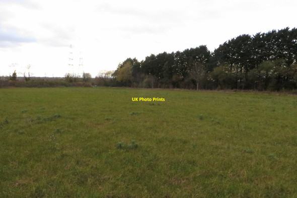 Photo 6"x4" Path across the field to Luton Road Houghton Regis c2021