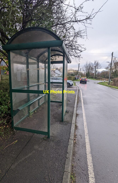 Photo 6"x4" Green bus shelter, Goldcliff Whitson c2021
