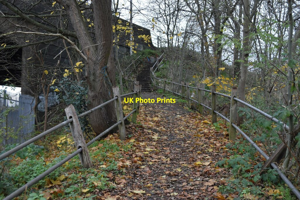 Photo 6"x4" London Loop footpath climbing A2 embankment Crayford\/TQ5174 c2021