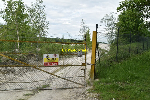 Photo 6"x4" Station Quarry Odsey c2021