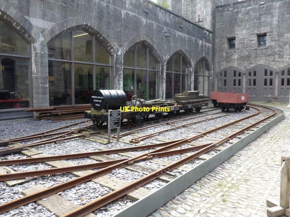 Photo 6"x4" Railway wagons Tal-y-bont\/SH6070 c2014