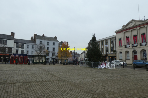 Photo 6"x4" Christmas Tree in the market place Ripon c2021
