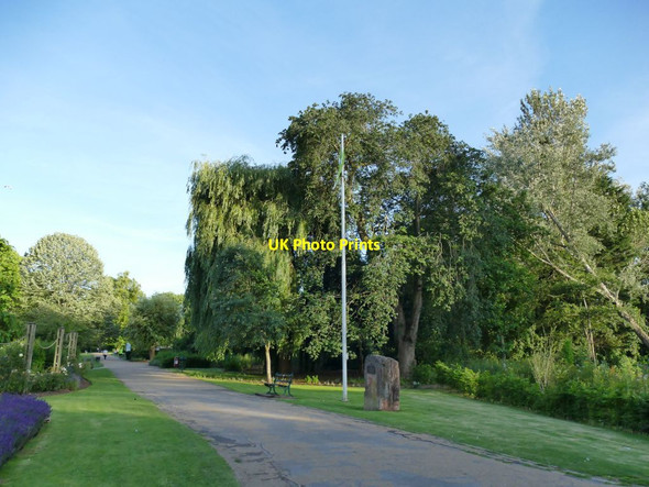 Photo 6"x4" Green Flag in Vivary Park Taunton\/ST2324 c2021