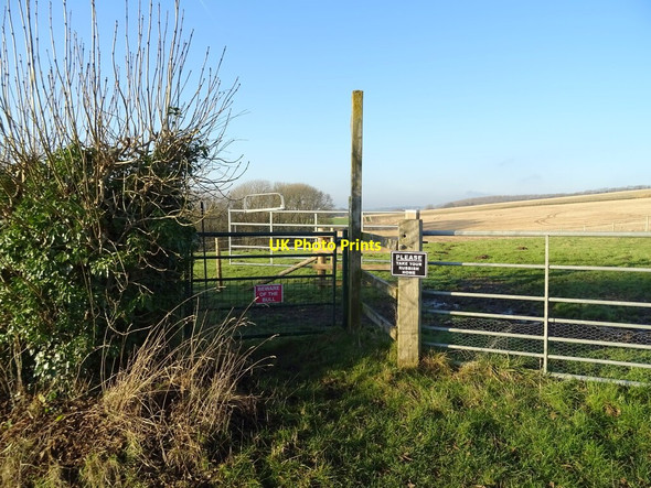 Photo 6"x4" Wolds Way footpath Kilnwick Percy c2021