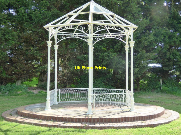 Photo 6"x4" Iron Gazebo Wootton\/SJ3427 c2017 P1