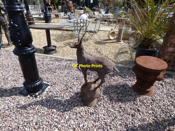 Photo 6"x4" Animal sculpture Wootton\/SJ3427 c2017