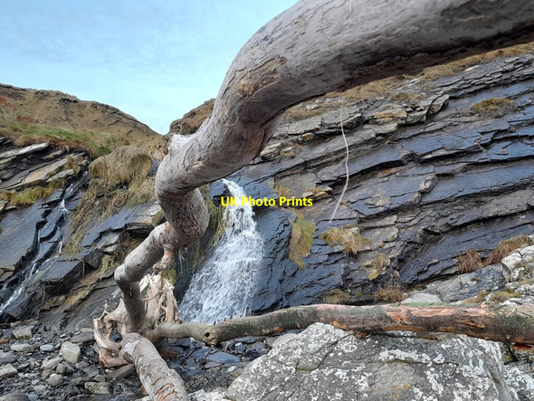 Photo 6"x4" Driftwood and Waterfall Lybster\/ND2435 c2021