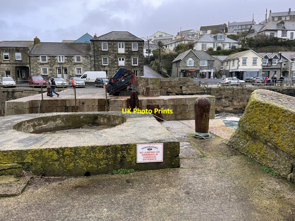 Photo 6"x4" Harbour Gate Crane Porthleven c2021