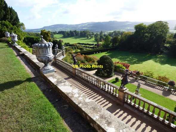 Photo 6"x4" Stone urns along the wall Welshpool\/Y Trallwng c2016