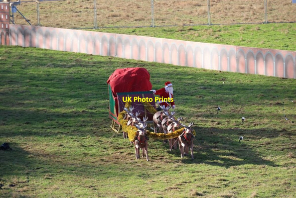 Photo 6"x4" Santa by the sleigh Cholsey c2021