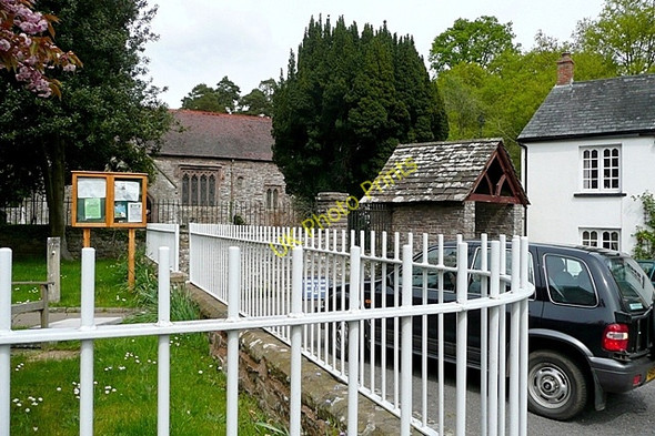 Photo 6"x4" Llangenny church Llangenny c2009