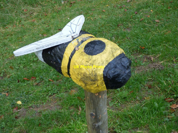 Photo 6"x4" Bee carving Llanwddyn c2016 P1