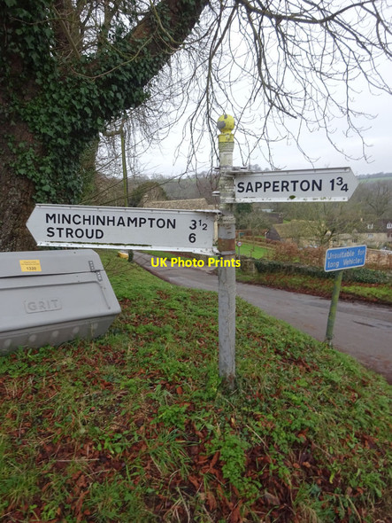 Photo 6"x4" Old Fingerpost, Frampton Mansell Frampton Mansell c2022