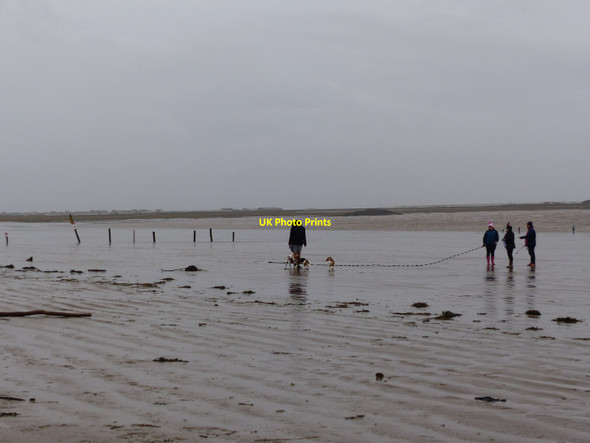 Photo 6"x4" On the beach on a windy Saturday in January Weston-super-Mare c2022