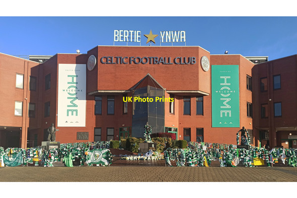 Photo 6"x4" Bertie Auld tributes at Celtic Park Glasgow c2021
