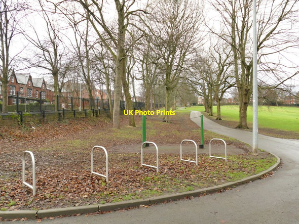 Photo 6"x4" Cycle parking in Potternewton Park Leeds\/SE3034 c2022