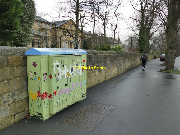 Photo 6"x4" Painted box, Newton Grove Leeds\/SE3034 c2022