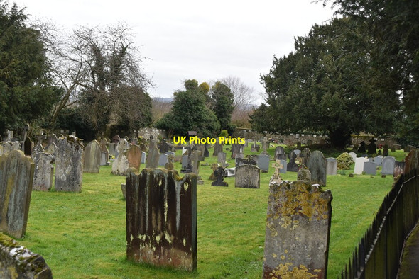 Photo 6"x4" Churchyard, St James's Church East Malling c2021